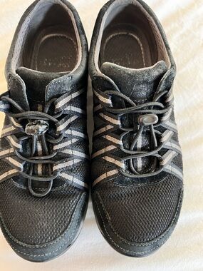 Dansko Women's Black and Gray Casual Lace-Lock Sneakers